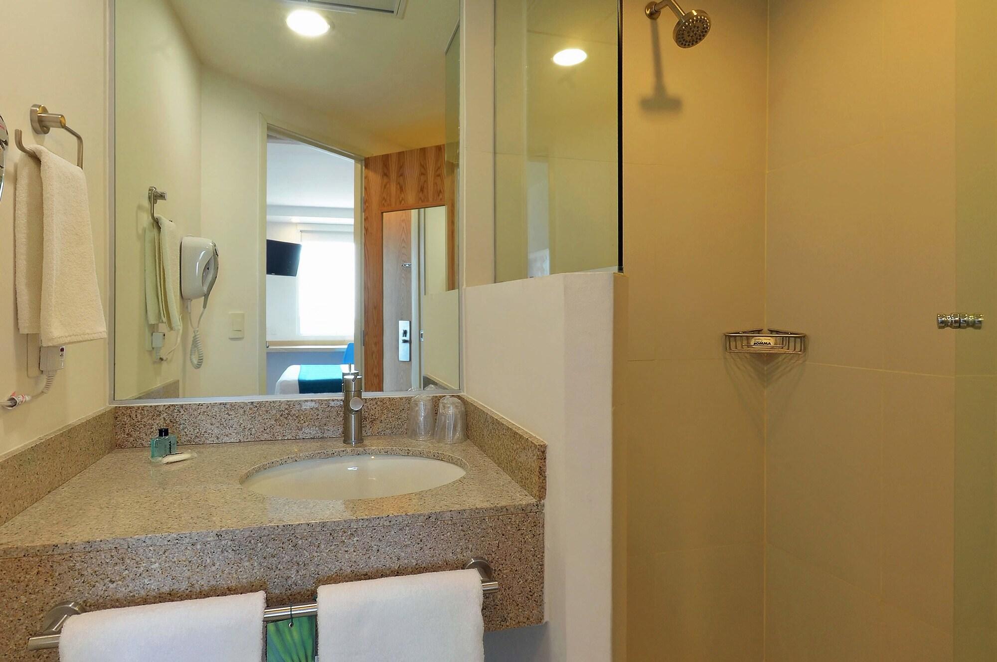 One Villahermosa Centro Ngoại thất bức ảnh